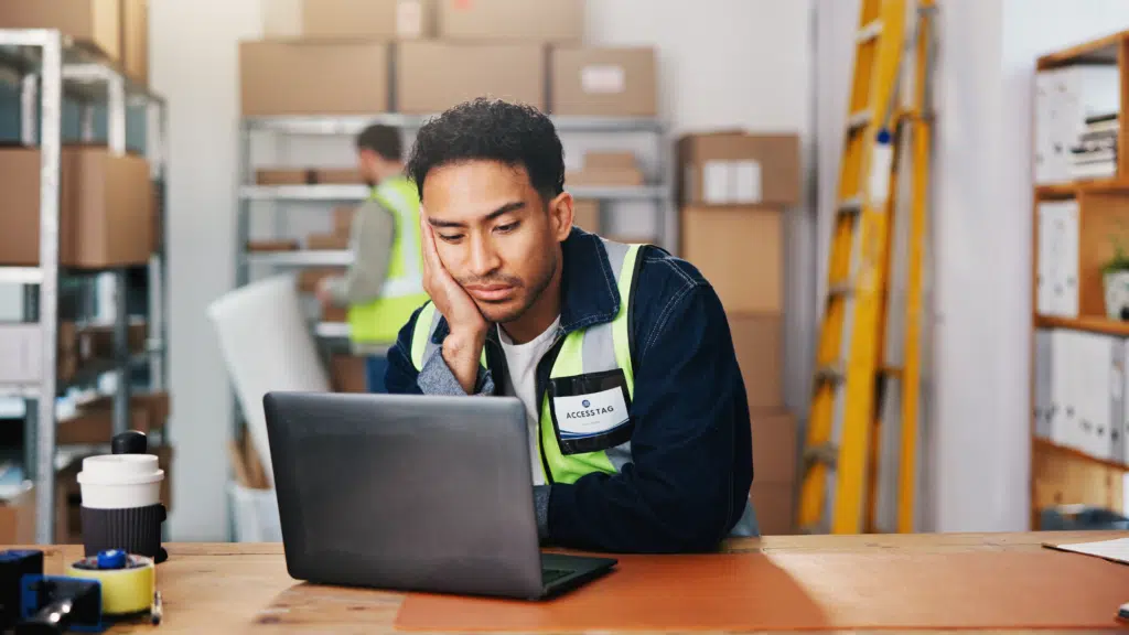 a 1099 worker on his laptop